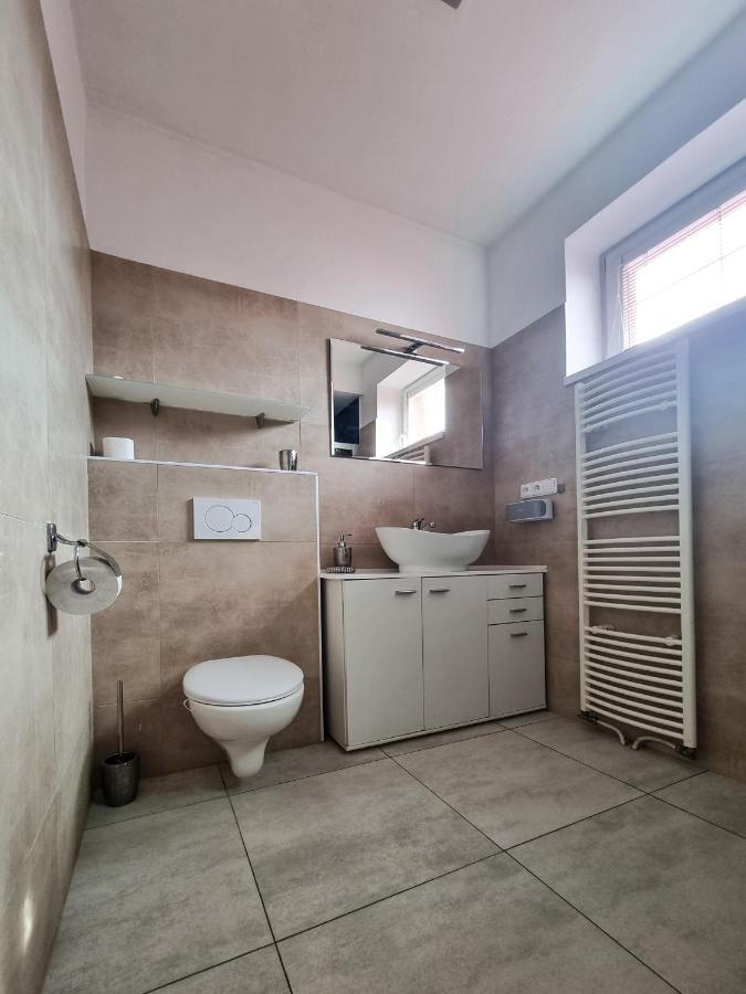 Spacious Apartment Near Hockey And Football Arena Bratislava Extérieur photo